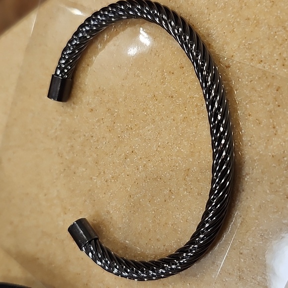 Mens Blackened Stainless Steel Bracelet New Twisted Style Large 8.5" - Picture 6 of 6